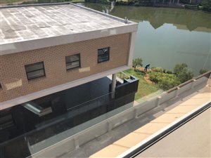 274 m² Commercial space in Constantia Kloof