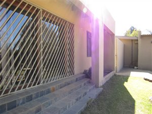 80 m² Commercial space in Ruimsig