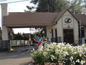 1 Bed Apartment in Zwartkop Golf Estate