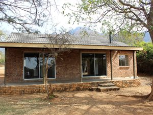 2 Bed House in Kampersrus AH