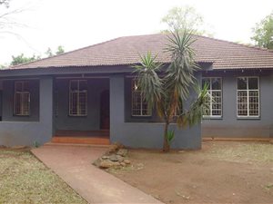 3 Bed House in Komatipoort