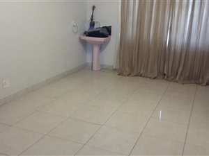 5 Bedroom House in Laudium