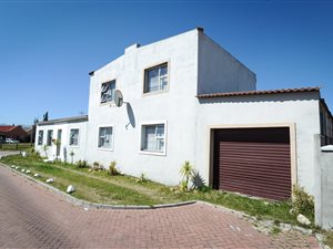 4 Bed House in The Conifers
