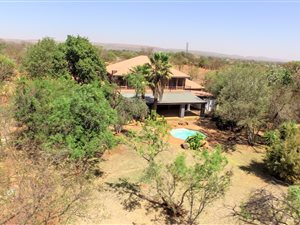 2 ha Smallholding in Kameeldrift East