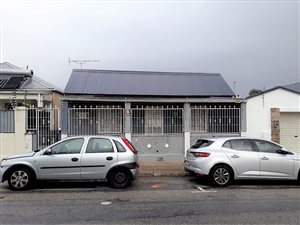 6 Bed House in Port Elizabeth Central