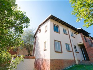 2 Bed Apartment in Erasmuskloof