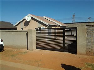2 Bed House in Protea Glen