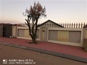 3 Bed House in Grobler Park