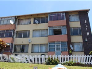 2 Bed Flat in Montclair
