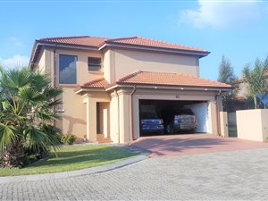 3 Bedroom Townhouse in Mantevrede