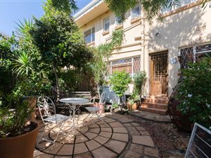 2 Bed Apartment in Farrarmere