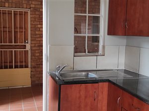 Bachelor apartment in Lotus Gardens