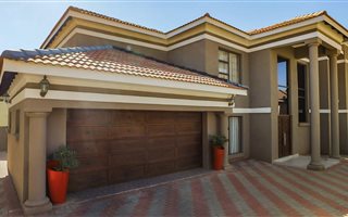 4 Bedroom House in Ninapark