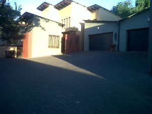 3 Bed House in Ninapark