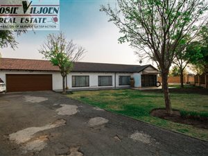 4 Bed House in Brackendowns