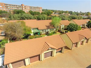 2 Bed Townhouse in Zwartkop