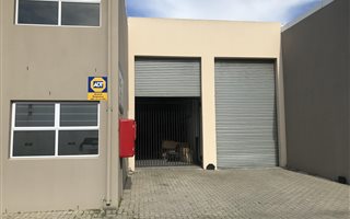 440 m² Industrial space in Matroosfontein