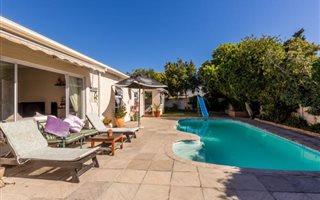 4 Bedroom House in Kirstenhof