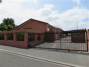 5 Bed House in Tennantville