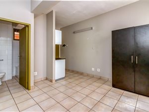 0.5 Bed Flat in Johannesburg Central