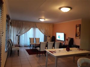 3 Bed House in Country View