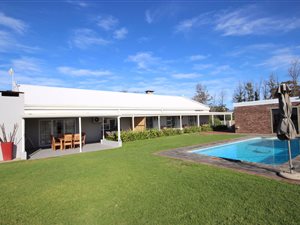 6.6 ha Farm in Oudtshoorn