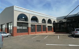 3100 m² Commercial space in Riverhorse Valley