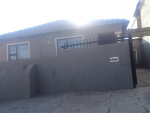 2 Bed House in Naledi