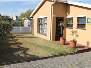 3 Bed House in Charlesville