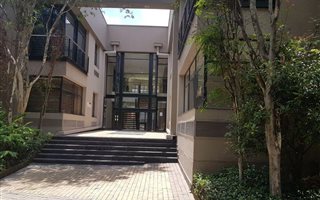 112 m² Commercial space in Sandhurst