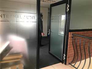 150 m² Office Space in Irene