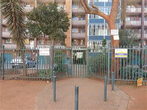 1.5 Bed Apartment in Kilner Park