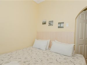 19 Bed House in Bluff