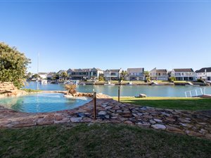 542 m² Land available in Royal Alfred Marina