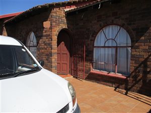 2 Bed House in Tsakane