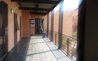 Commercial space in Silver Lakes