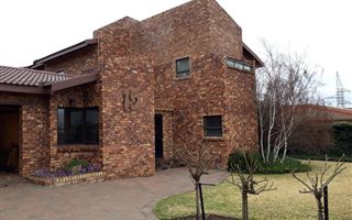 5 Bedroom House in Panorama