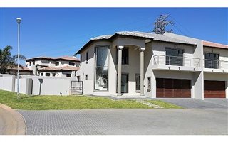 4 Bedroom House in Crescent Wood Country Estate