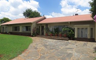 5 Bedroom House in Clubview