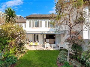 2 Bed Duplex in Benmore Gardens