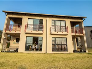 2 Bed Apartment in Jackal Creek Golf Estate