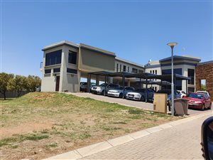 Commercial space in Newmark Estate
