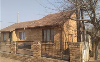 3 Bedroom House in Jouberton
