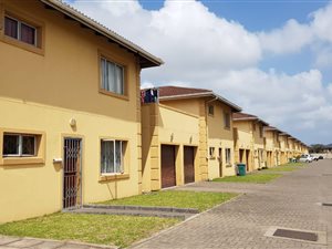 2 Bed Apartment in Veld En Vlei