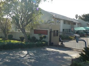 2 Bedroom Apartment in Whitney Gardens