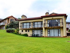 4 Bed House in Mossel Bay Golf Estate