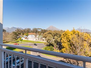 2 Bed Apartment in La Colline