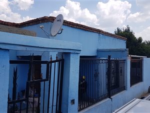 3 Bed House in Etwatwa