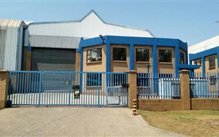 737 m² Industrial space in Spartan