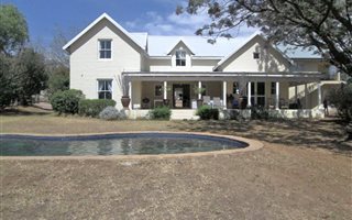 3 Bedroom House in Kyalami AH